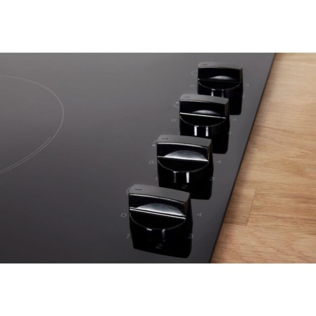 Indesit Aria RI 860 C Hob - Black