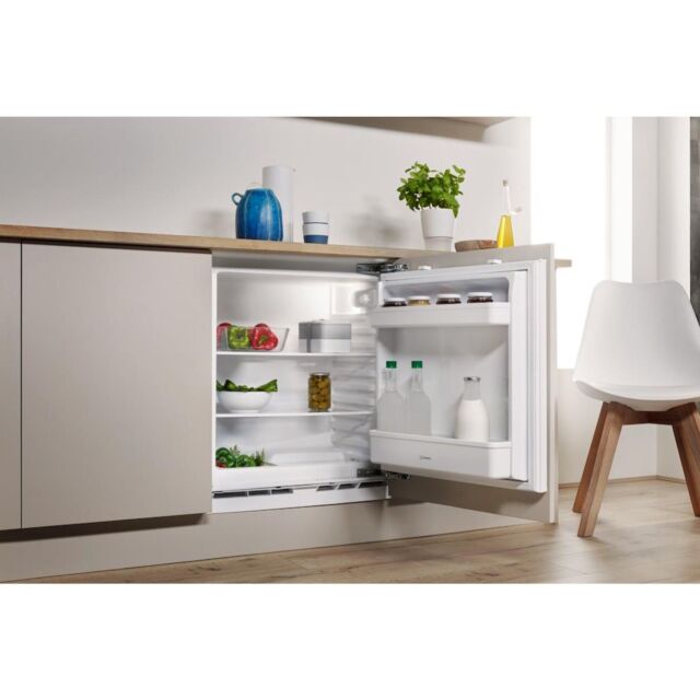 Indesit Integrated fridge