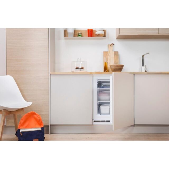 Indesit IF A1.UK 1 Integrated Freezer