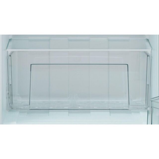 Hotpoint freestanding fridge: white