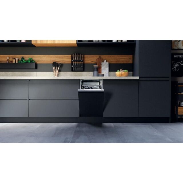 Hotpoint HSIC 3M19 C UK N Dishwasher - Silver