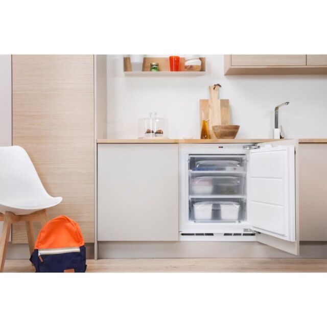 Indesit IF A1.UK 1 Integrated Freezer