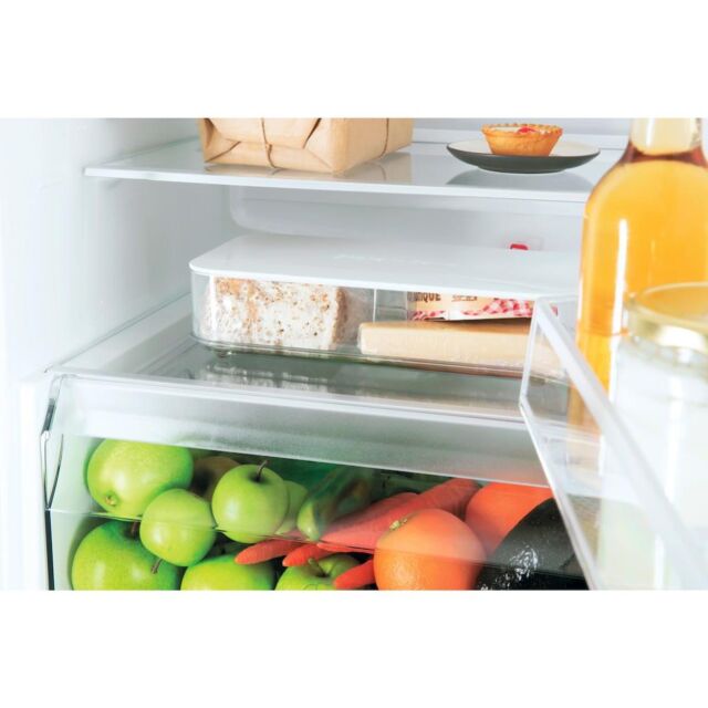 Hotpoint HMCB 70301 UK Integrated Fridge Freezer