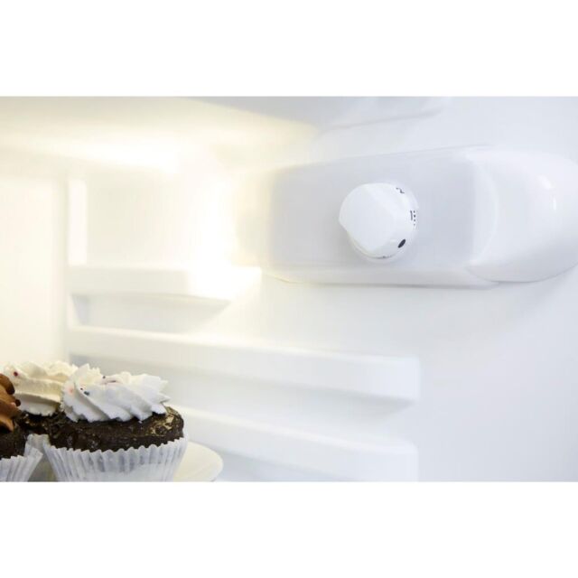 Indesit Integrated fridge