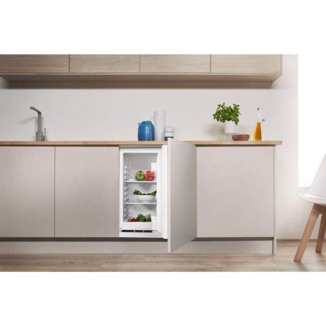 Indesit Integrated fridge